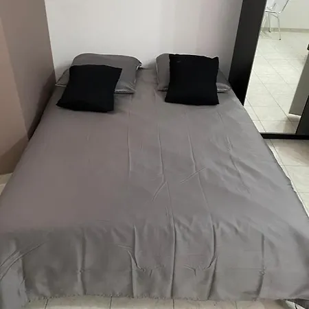 Five Stars S8 Μασσαλία